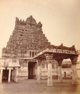 KITLV 92177 - Unknown - Gopura (tower) in the Ranganatha temple complex at Srirangam in India - Around 1870 photo