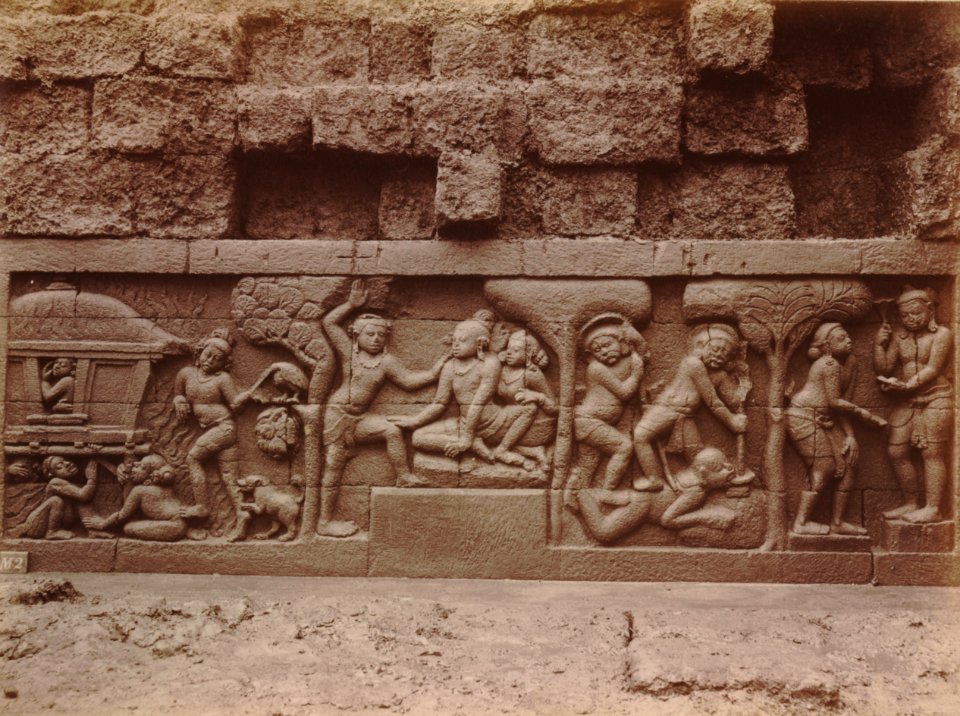 KITLV 103652 - Kassian Céphas - Bas-relief at Borobudur near Magelang - 1890-1891