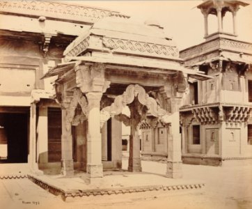 KITLV 92142 - Samuel Bourne - Temple Complex in Fatehpur Sikri in India - Around 1870