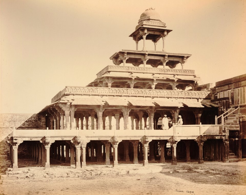 KITLV 92146 - Samuel Bourne - Panch Mahal in Fatehpur Sikri in India - Around 1860