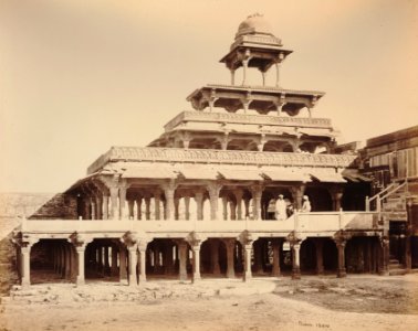 KITLV 92146 - Samuel Bourne - Panch Mahal in Fatehpur Sikri in India - Around 1860 photo