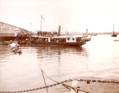 KITLV - 87203 - Stafhell & Kleingrothe - Medan-Deli - Steamship in the harbor at Belawan Labuhan Deli - circa 1880
