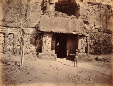 KITLV 92162 - Unknown - Kailasa temple in a cave near Ellora in India - Around 1870 photo