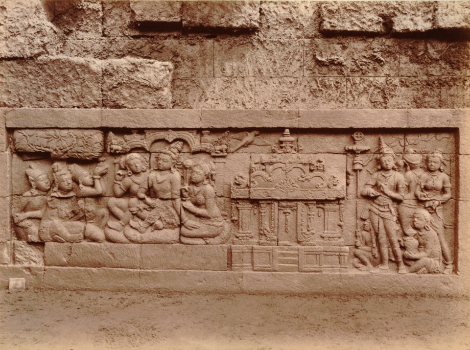 KITLV 103703 - Kassian Céphas - Bas-relief at Borobudur near Magelang - 1890-1891