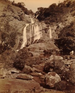 KITLV 92199 - Unknown - Kulhutty waterfall in India - Around 1870