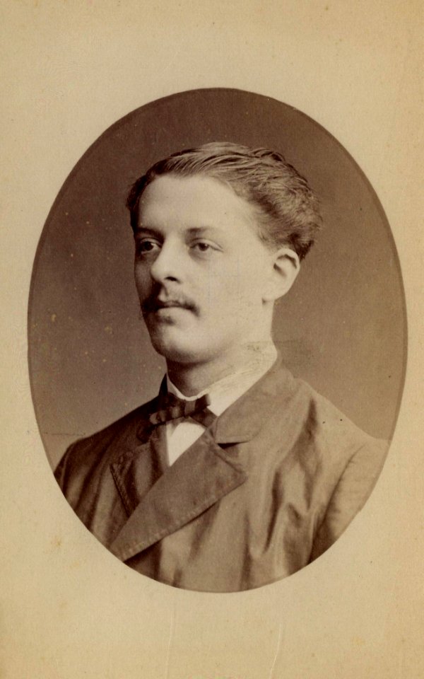 KITLV 179957 - Kinsbergen et Salzwedel , Batavia - Portrait of William Loonen Batavia - Around 1885