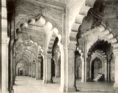 KITLV 377932 - Clifton and Co. - Interior of Pearl Mosque at Agra Fort in Agra - Around 1890