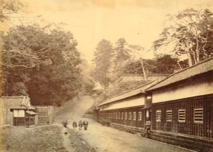 KITLV - 89891 - Beato, Felice - Houses Shimabara family at Edo in Japan - presumably 1863-1865