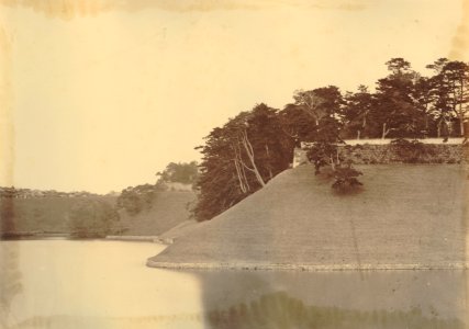 KITLV - 89916 - Beato, Felice - Inner canal in the palace of the lord of Satsuma at Sedo, Japan - presumably 1863-1865