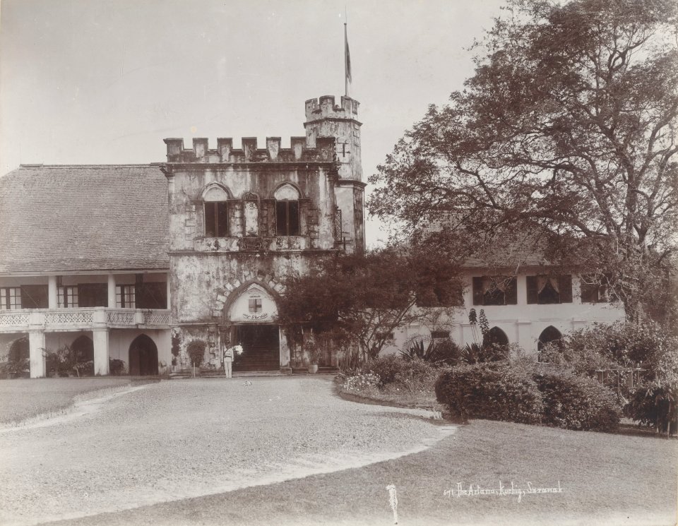 KITLV - 91763 - Lambert & Co., G.R. - Singapore - Palace of the Prince of Kuching in Sarawak - circa 1890