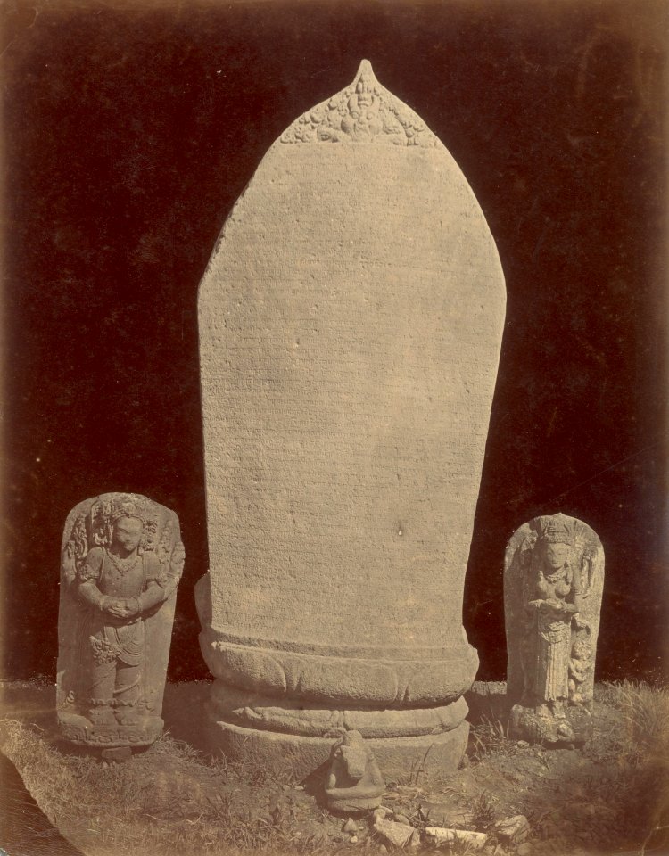 KITLV 87783 - Isidore van Kinsbergen - Sculpture Vishnu, Durga, Nandi from Tjandi Lor, Kediri - Before 1900