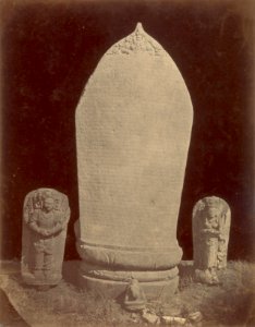 KITLV 87783 - Isidore van Kinsbergen - Sculpture Vishnu, Durga, Nandi from Tjandi Lor, Kediri - Before 1900