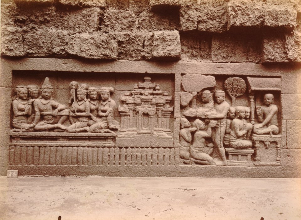 KITLV 103565 - Kassian Céphas - Bas-relief at Borobudur near Magelang - 1890-1891