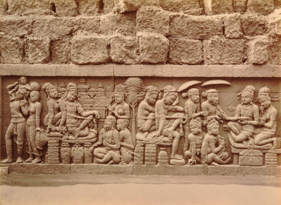 KITLV 103569 - Kassian Céphas - Bas-relief at Borobudur near Magelang - 1890-1891