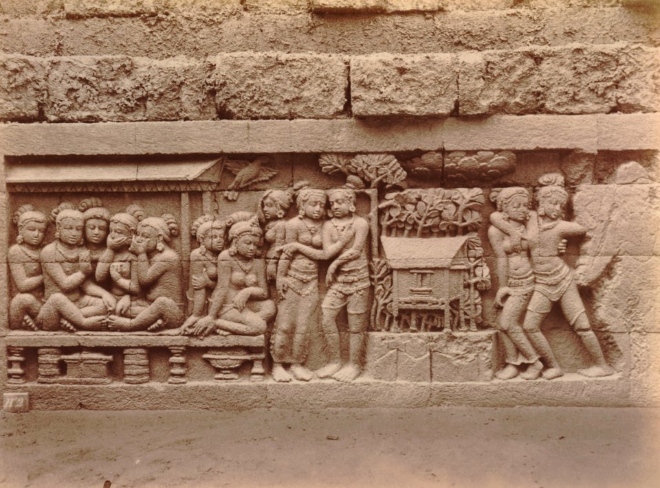 KITLV 103577 - Kassian Céphas - Bas-relief at Borobudur near Magelang - 1890-1891