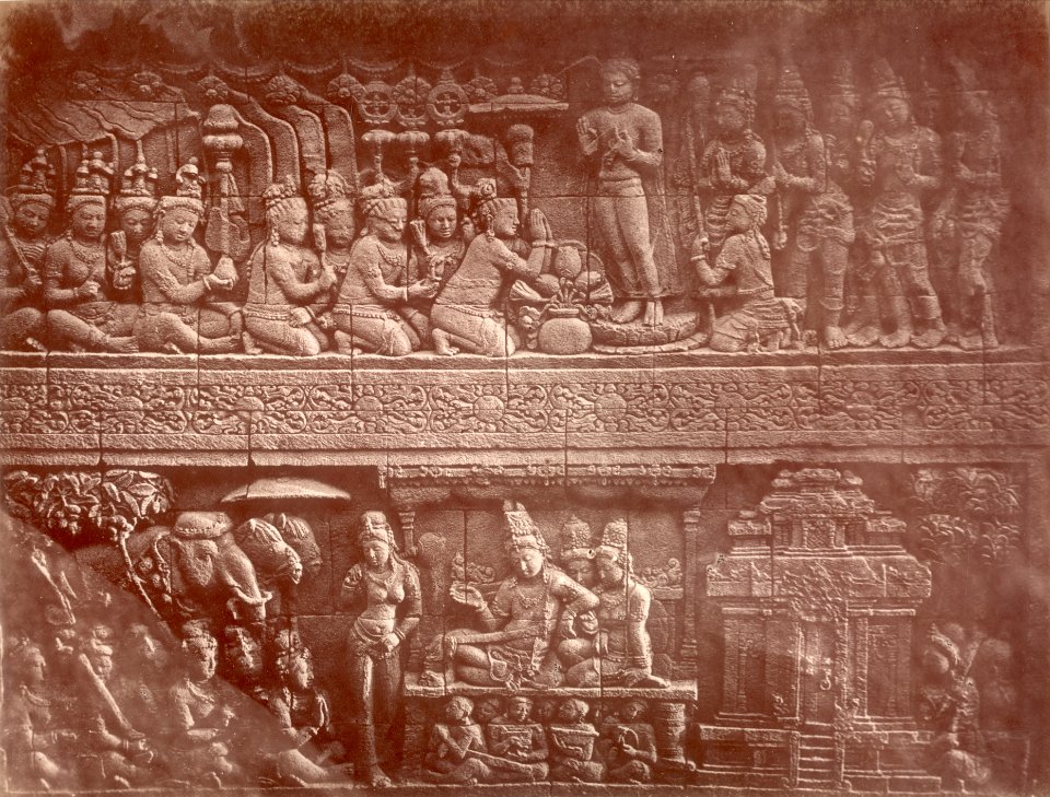 KITLV 90033 - Isidore van Kinsbergen - Reliefs on the Borobudur near Magelang - Around 1900