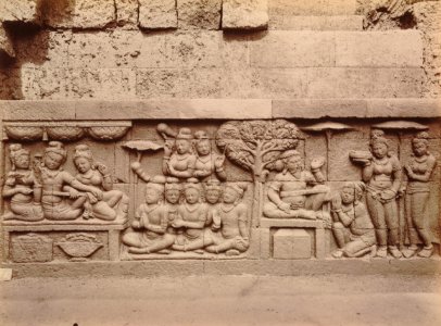 KITLV 103585 - Kassian Céphas - Bas-relief at Borobudur near Magelang - 1890-1891