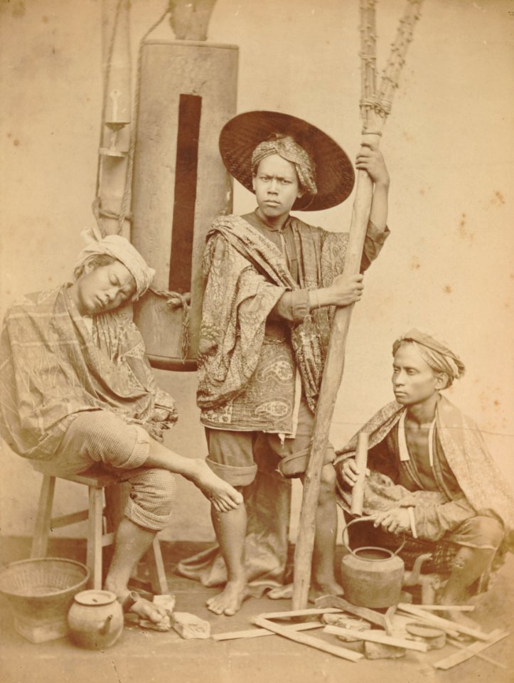 KITLV 90763 - Isidore van Kinsbergen - Indigenous guards Batavia - Around 1865