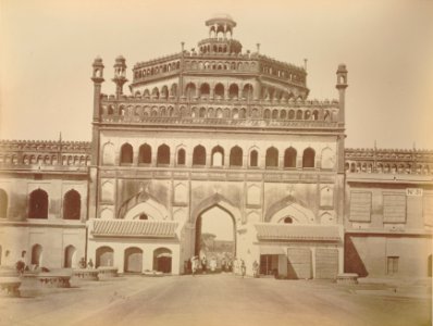 KITLV 91962 - Unknown - Romi Dewaza gateway at Lucknow in India - Around 1860 photo