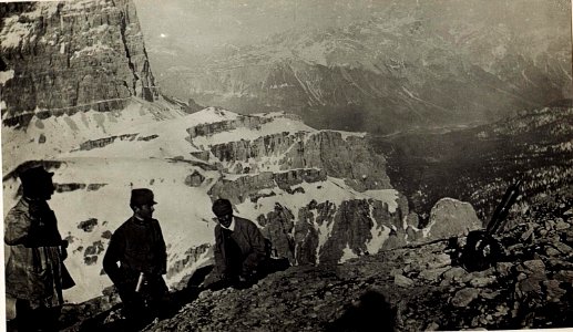 Kleiner Lagazuoi, tragbarer Granatwerfer. (BildID 15585096)