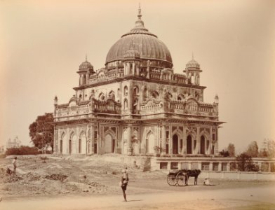 KITLV 91966 - Unknown - Saadat Ali shrine at Lucknow in India - Around 1860 photo