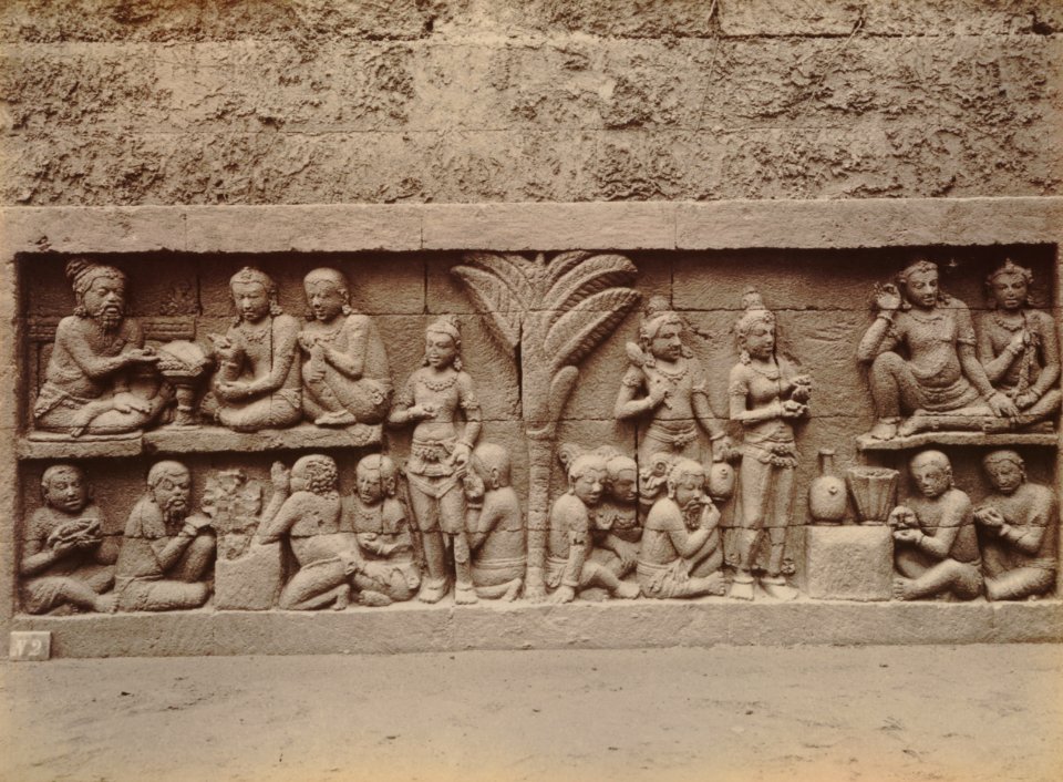 KITLV 103662 - Kassian Céphas - Bas-relief at Borobudur near Magelang - 1890-1891