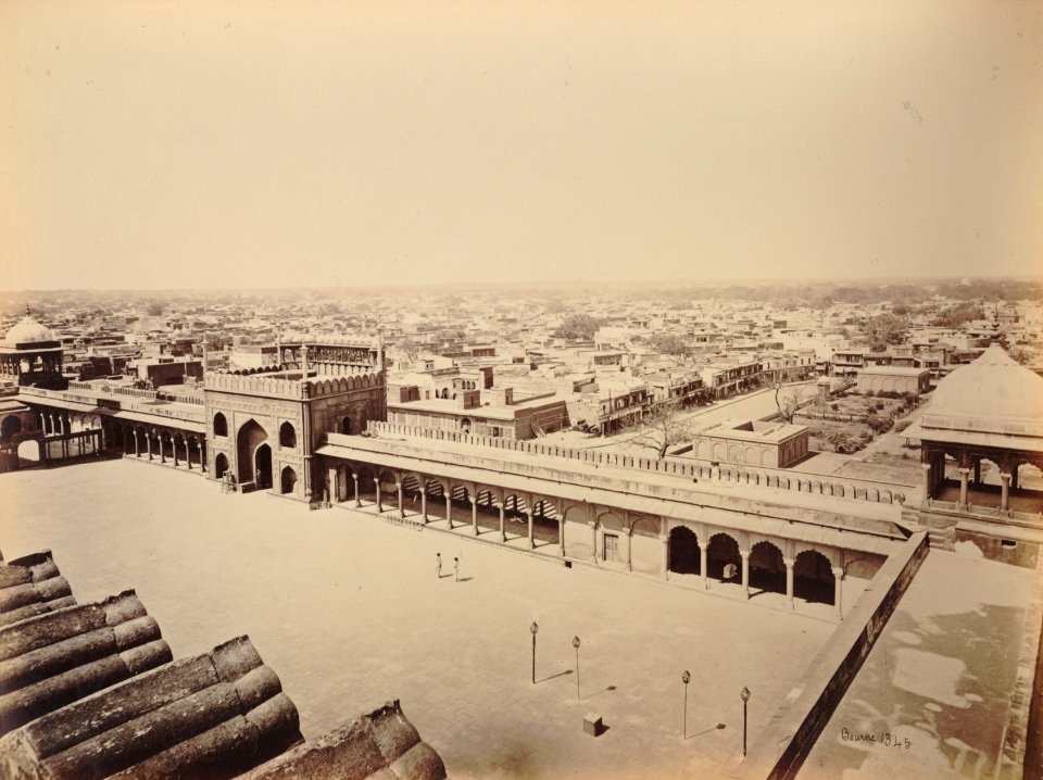 KITLV 91986 - Samuel Bourne - Delhi, India, seen from the Jami Mosque - Around 1860 photo