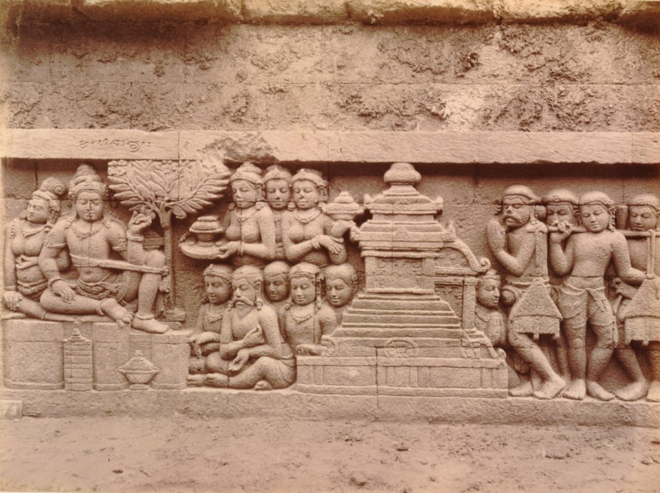 KITLV 103693 - Kassian Céphas - Bas-relief at Borobudur near Magelang - 1890-1891