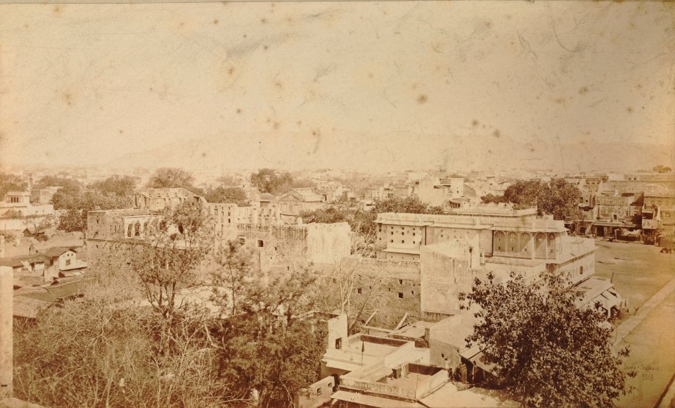 KITLV 92010 - Bourne and Shepherd - Streets at Jaipur in India - Around 1860 photo