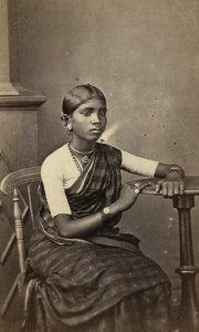 KITLV 105628 - Unknown - Klingalese woman from Madras, India - Around 1880