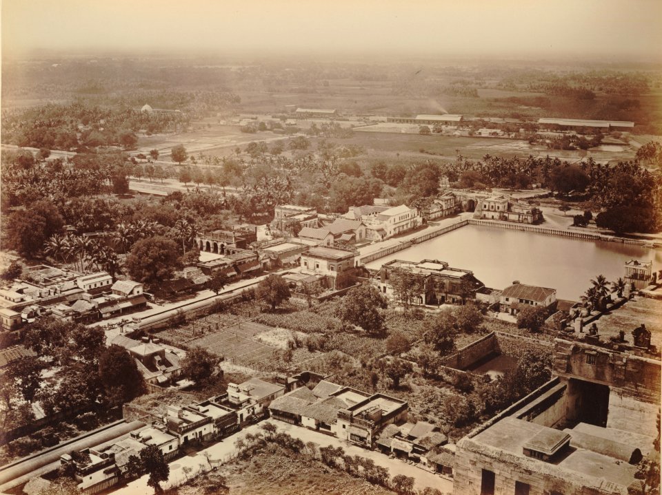 KITLV 92075 - Unknown - Tiruchirapalli in India, as seen from the rock - Around 1870