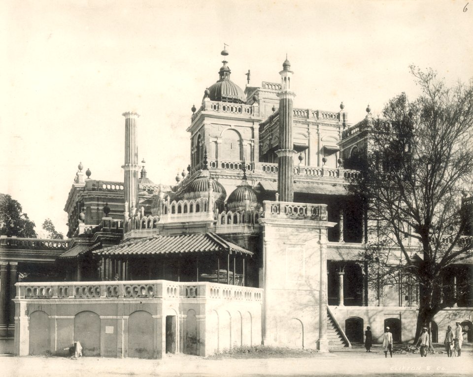 KITLV 377957 - Clifton and Co. - Presumably a palace at Lucknow in India - Around 1890