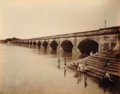 KITLV 92079 - Unknown - Bridge over the river Kaveri at Tiruchirapalli in India - Around 1870