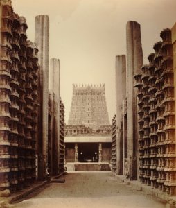 KITLV 92083 - Unknown - Gopuram (tower) in the Minakshi Sundareshvara temple complex in Madurai in India - Around 1870 photo