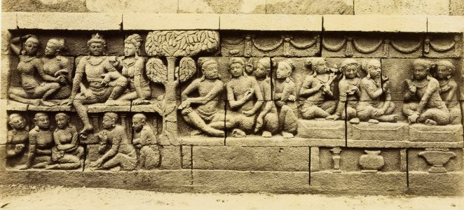 KITLV 40074 - Kassian Céphas - Relief of the hidden base of Borobudur - 1890-1891