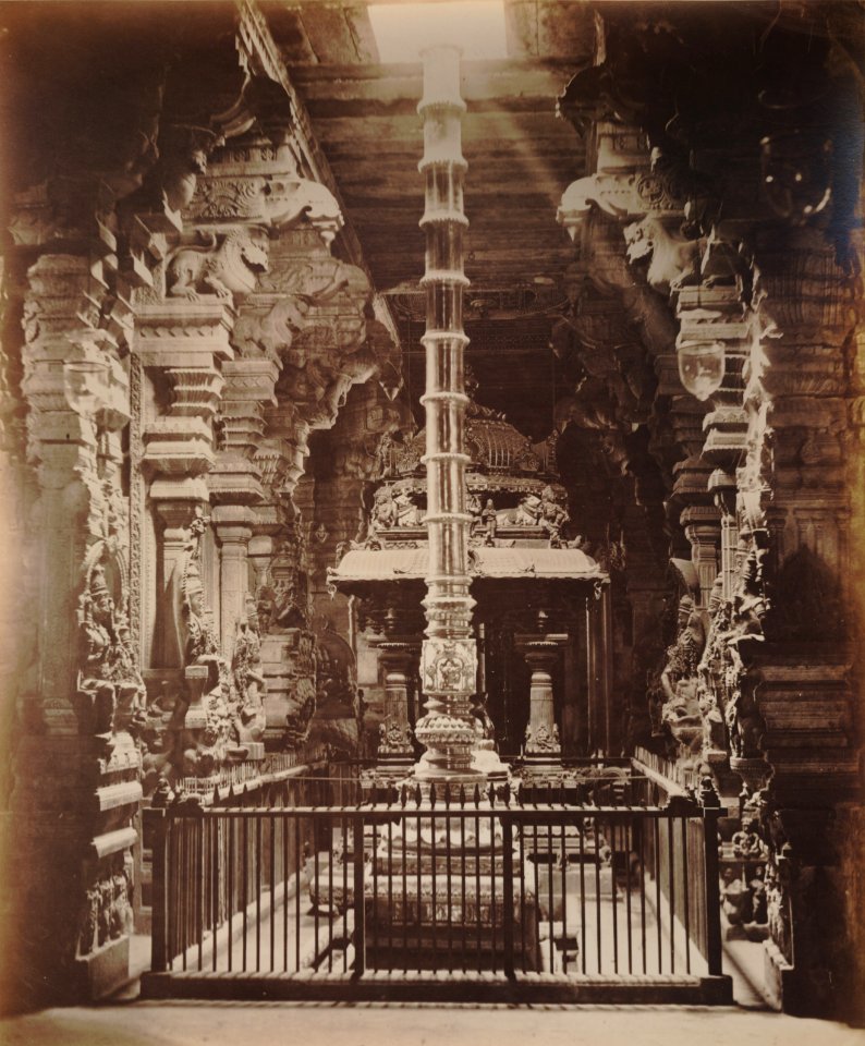 KITLV 92099 - Unknown - Sanctuary in the Meenakshi temple complex Sundareshvara at Madurai in India - Around 1870