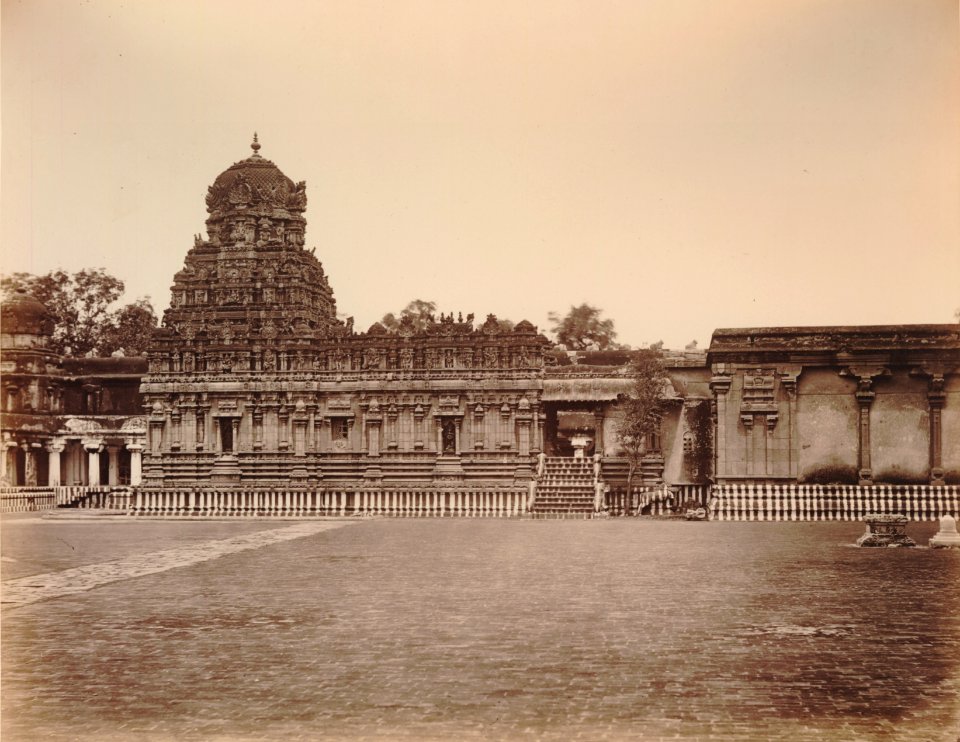 KITLV 92119 - Unknown - Subrahmanya temple in Thanjavur Brihadishvara temple complex in India - Around 1870