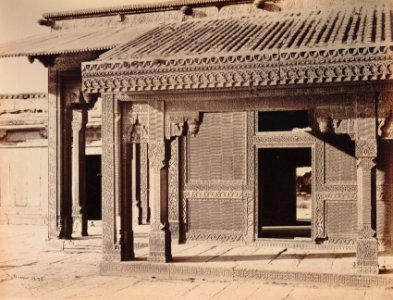 KITLV 92151 - Samuel Bourne - Palace of the wife of Akbar, coming from Constantinople, at Fatehpur Sikri in India - Around 1870 photo