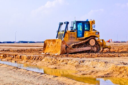 Scoop soil tractor