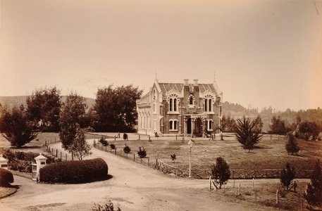 KITLV 92188 - Unknown - Library at Ooty in India - Around 1870 photo