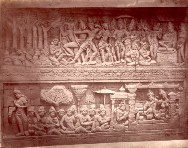 KITLV 90023 - Isidore van Kinsbergen - Reliefs on the Borobudur near Magelang - Around 1900