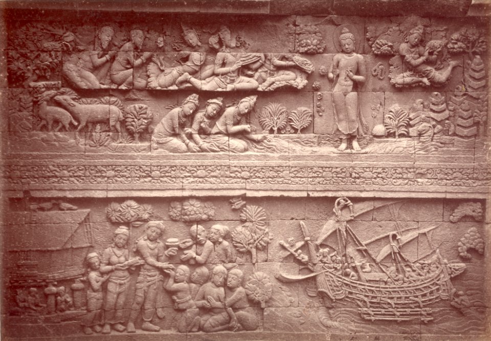 KITLV 90031 - Isidore van Kinsbergen - Reliefs on the Borobudur near Magelang - Around 1900