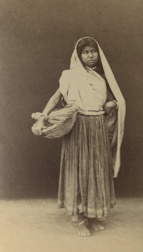 KITLV 91097 - Unknown - Woman in India - Around 1870