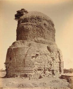 KITLV 91940 - Samuel Bourne - Stupa at Sarnath in India - Around 1860-1870