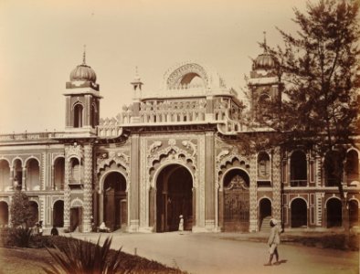 KITLV 91960 - Unknown - Gateway at the palace Kaisarbagh at Lucknow in India - Around 1860 photo