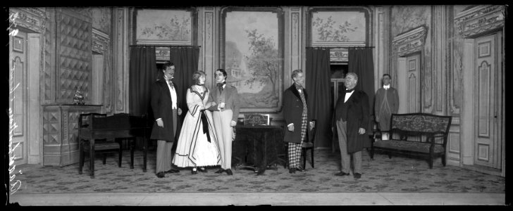 Klädeshandlaren och hans måg, Oscar Baecktsröms sällskap 1918 - SMV - OB001