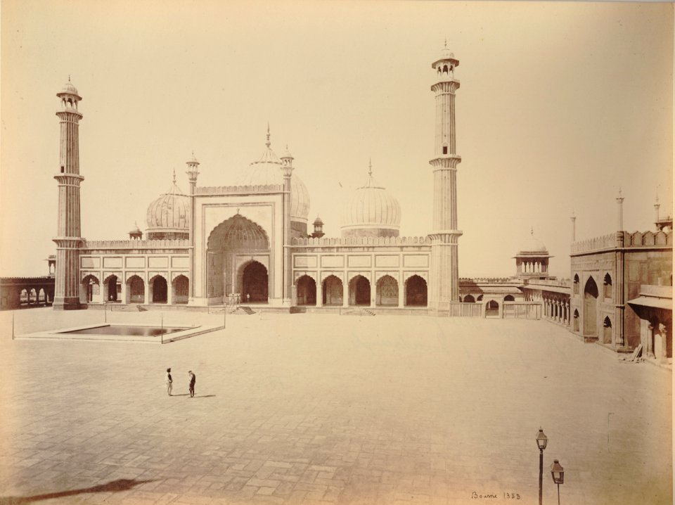 KITLV 91996 - Samuel Bourne - Jami mosque in Delhi - Around 1860 photo