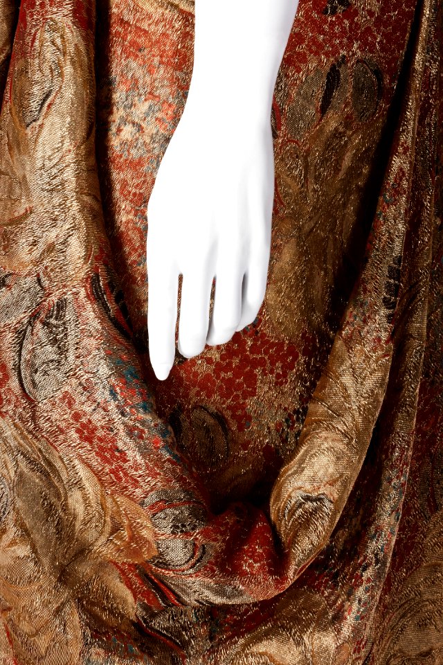 Klänning, detalj. Foto till boken: Ett sekel av dräkt och mode ur de Hallwylska samlingarna - Hallwylska museet - 90088