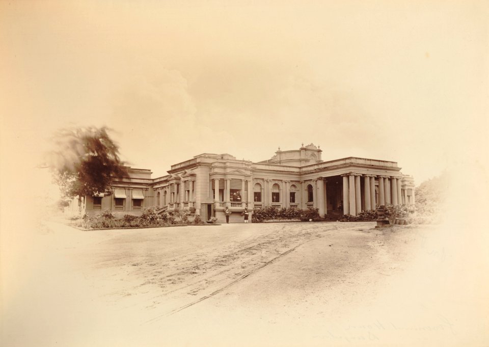 KITLV 92024 - Unknown - Government House in Bangalore, India - Around 1870