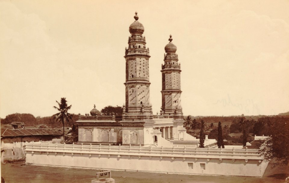KITLV 92061 - Unknown - Jami mosque at Seringapatam in India - Around 1870